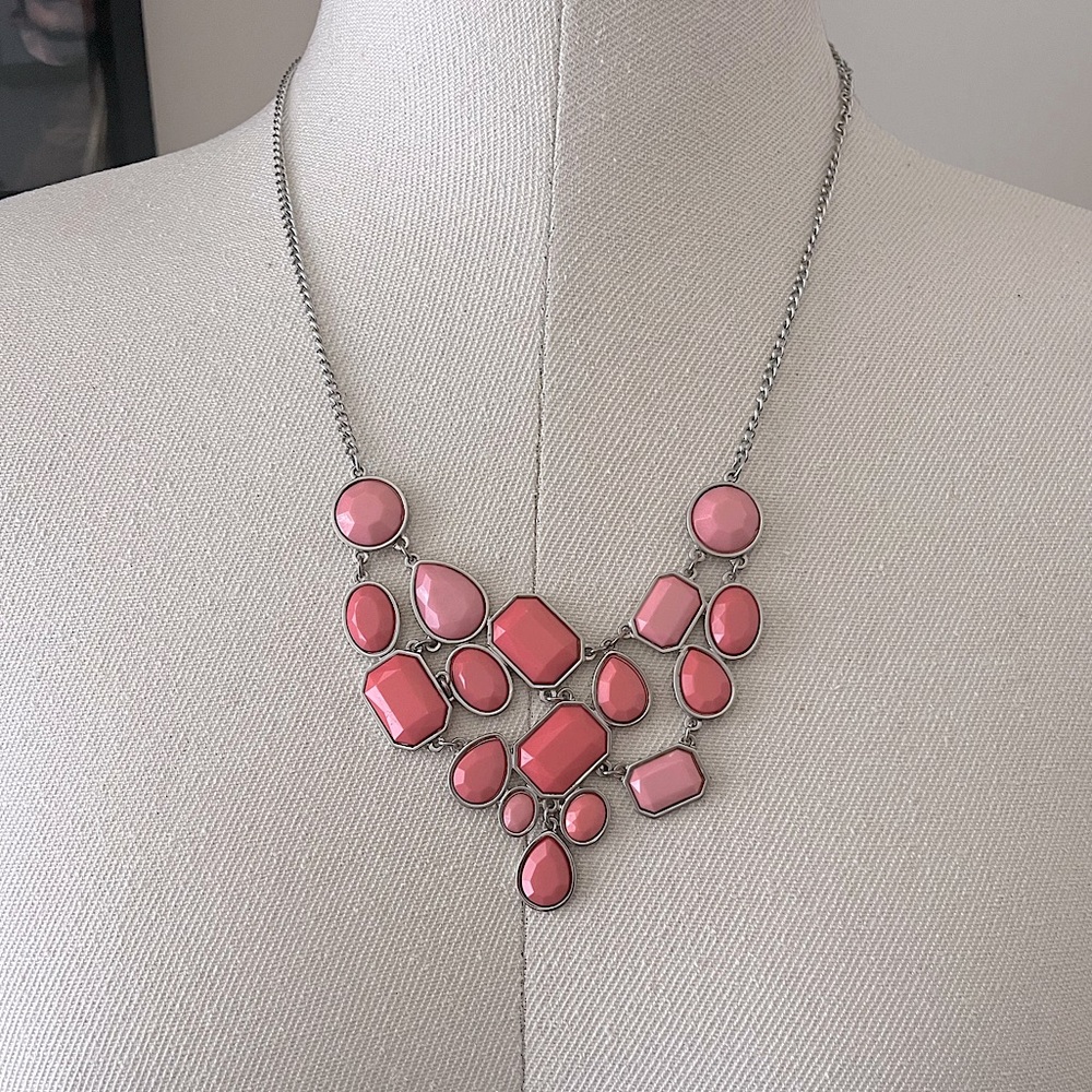 ⚡️2/$15⚡️Pink statement necklace